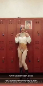 Follow my paid page to uncensor me it s neon_bunni part 1