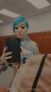 Neon_bunni to uncensor all 250 videos 650 pictures why waste time part 1