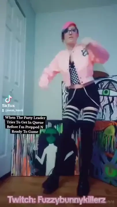 Neon_bunni to see me cum 