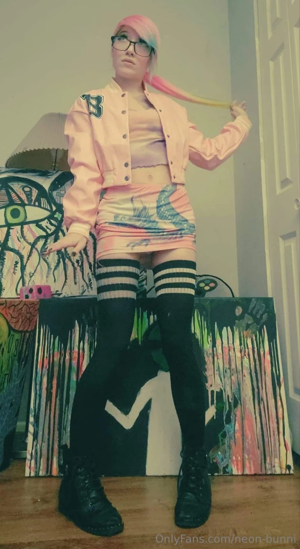 I m a lil cutie come show support and subscribe to my uncensored page 