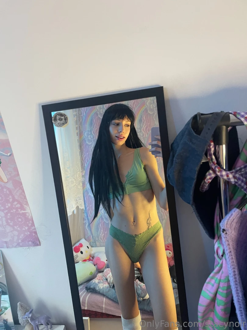 Starting 2025 with a bang rocking my green terno for the first selfie 