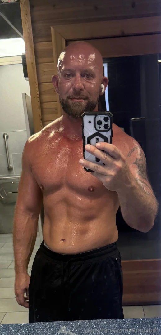 Which outfit do you like better part 21 