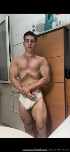 Check appena sveglio le mutande non contengono il mio uccellone