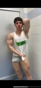 Wo finito ora vado a casa a rilassarmi ti aspetto in chat when