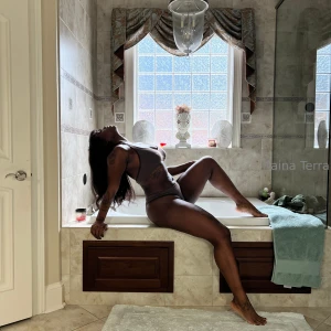 Dreaming of being eaten with my legs up on this tub