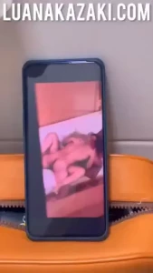 Ela me deixa cheio de tes o quando apronta de surpresa gozei s de ver