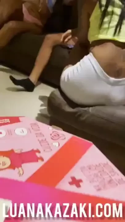 Depois que a gente chegou em casa todas foram tomar banho voc s n o 