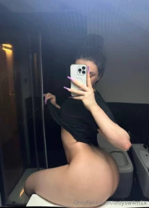 Vi piace il mio culone in questa posizione fatemi sapere quanto vi