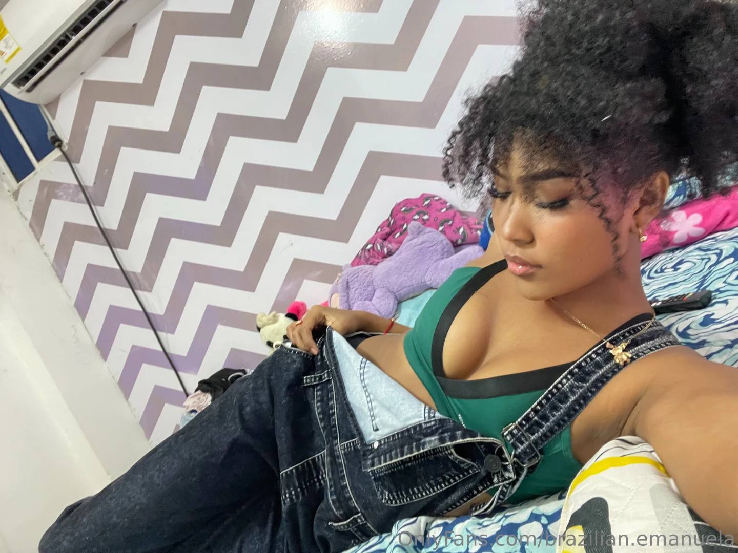 The only thing i chase is the bag 