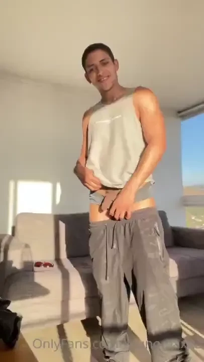 Buenos d as es s bado yo aqu jugando un poco para ver si mi vecino me 