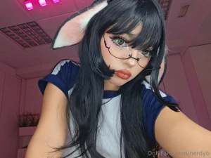 Can u name the character of this cosplay i ll give you a hint it has a part 1