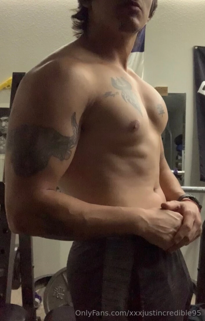 Some recent photos currently sitting at 196lbs and expecting to be 190 