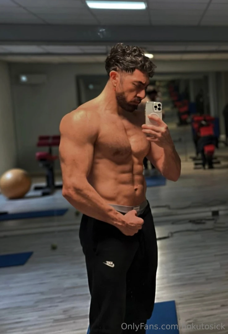 Every inch of me demands to be worshipped 