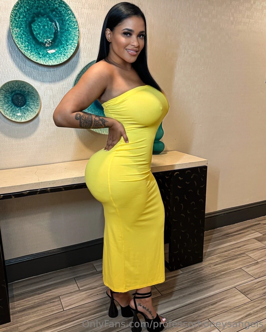 Hey baby i have someone special for you today send me a msg i would 