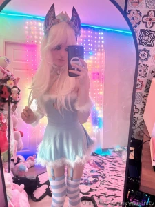 Trippy alice in wonderland