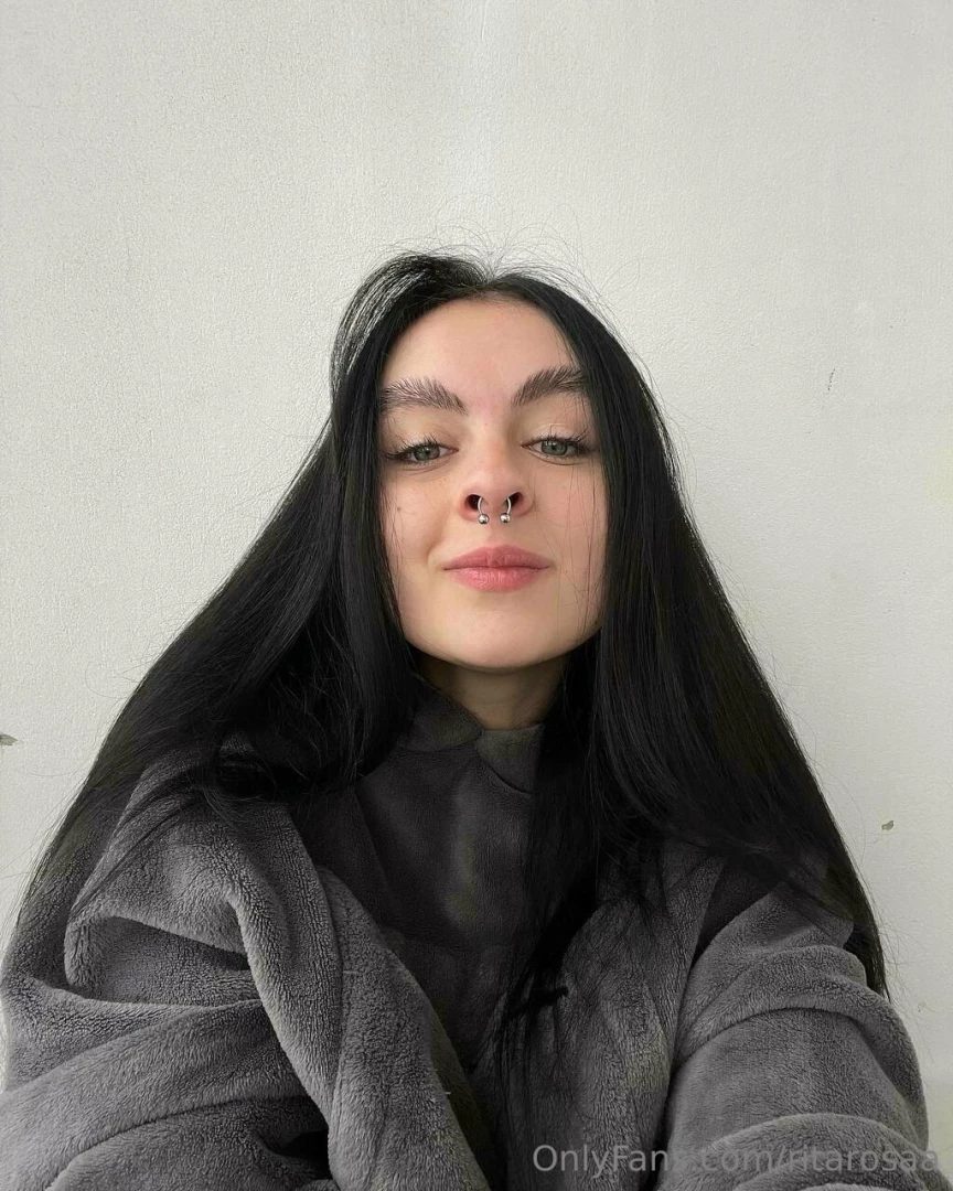 Took a selfie before going out for hot chocolate in this cold winter 