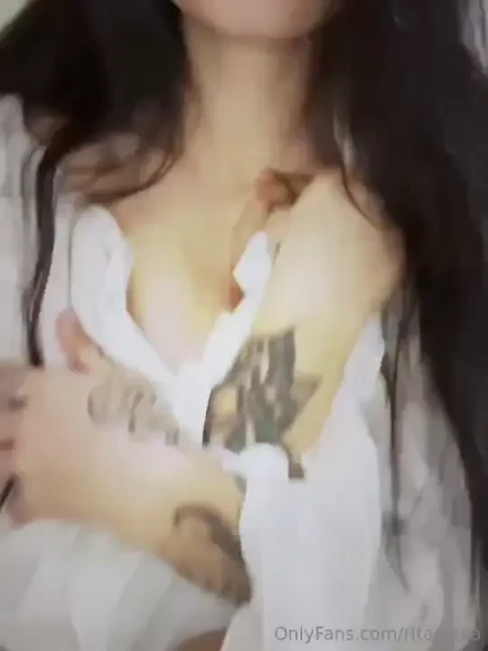 Striptease candid hot and intimate for your eyes now music makes me 