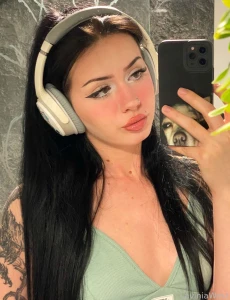 Feeling cute noppv selfie laviniawest sfw pretty beautiful cute babe