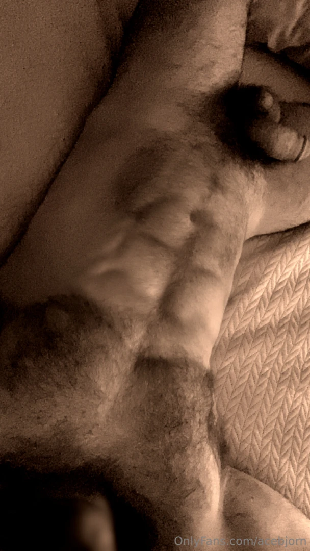 You wake up next to this what s are you doing 