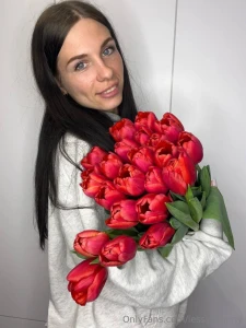 I got these flowers as a gift today and im really happy about it but i