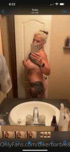Morning bathroom selfie