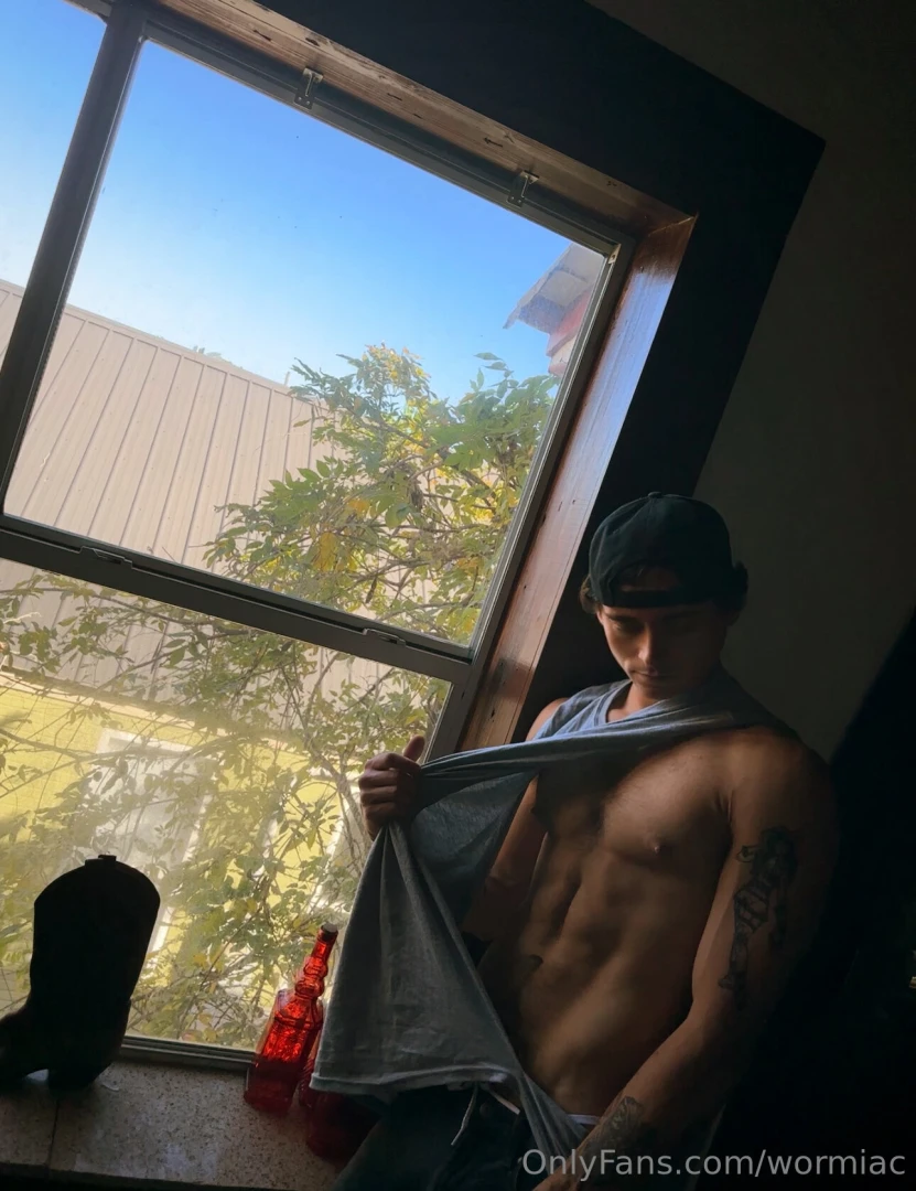 Its my birthday tomorrow ya ll 