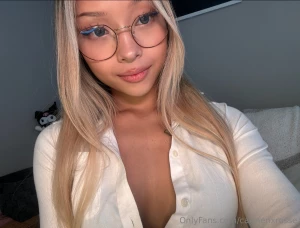 Sometimes the simplest outfit makes me feel the cutest and the thought