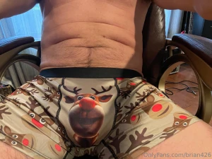 Hope everyone had a great new year some pics of my new holiday undies