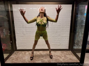 Cage me at exxxotica miami any cage adventurers here would you be in