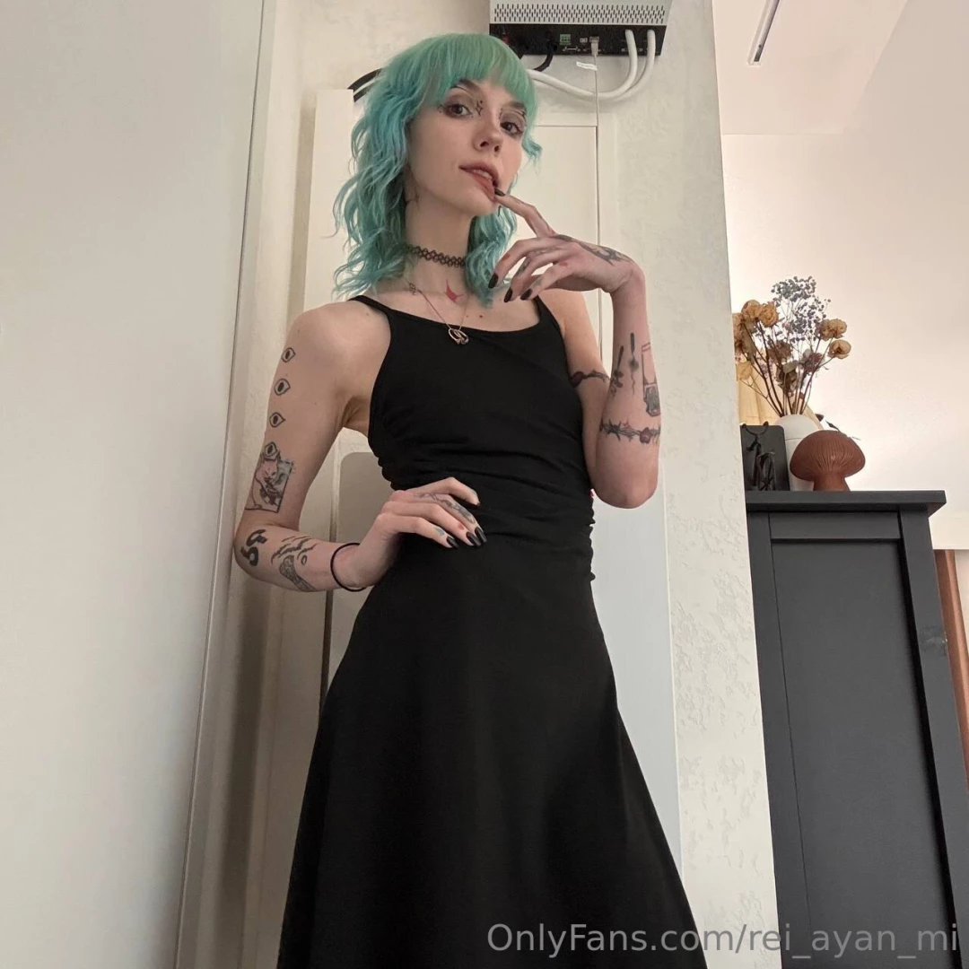 Do you like my new dress or are you better off without it 