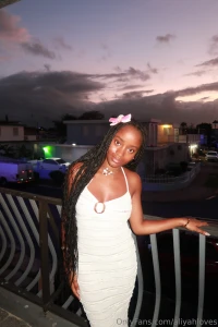 Hey guys thanks for watching my stream dm me to see some more of me