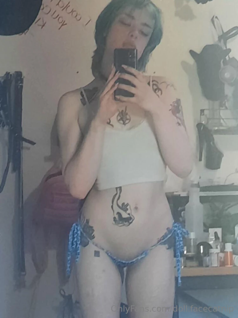 Blue looks pretty but gape is prettier part 1 
