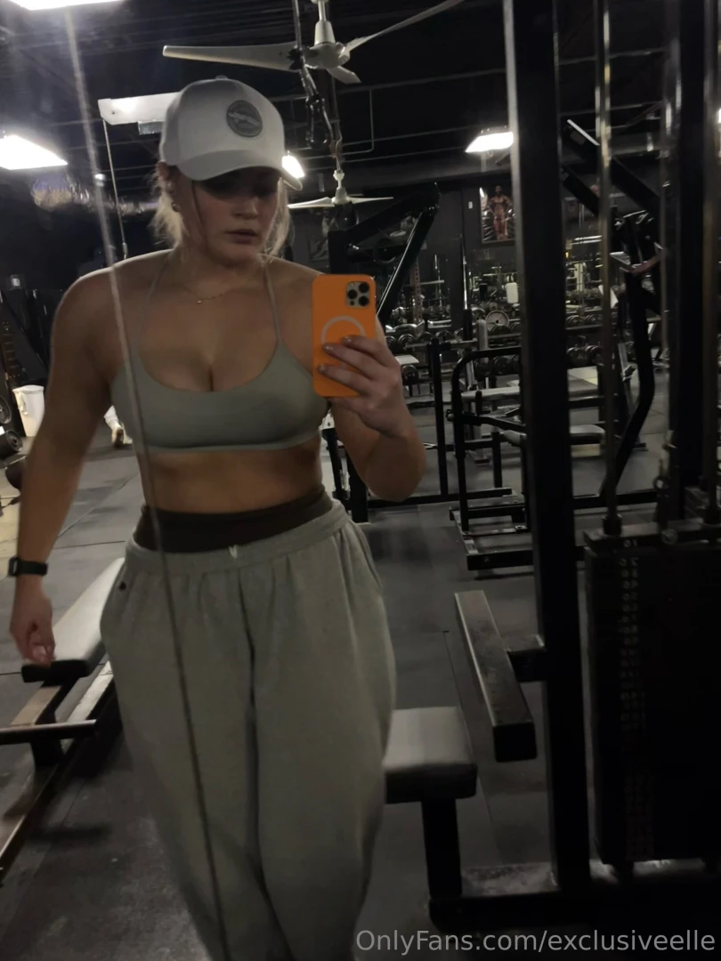 Putting in the work and turning up the heat who knew squats could be 