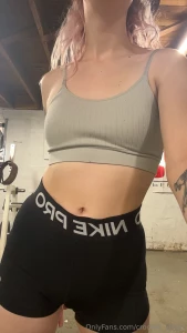This weeks gym oufit stay tuned for some home work out videos both
