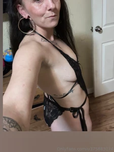Hey boys are you into tits or asses amend you re gonna