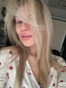 Hey loves ready for some quick facts about me i m obsessed with horror