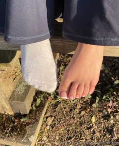 Imagine that you kiss my feet in public part 2