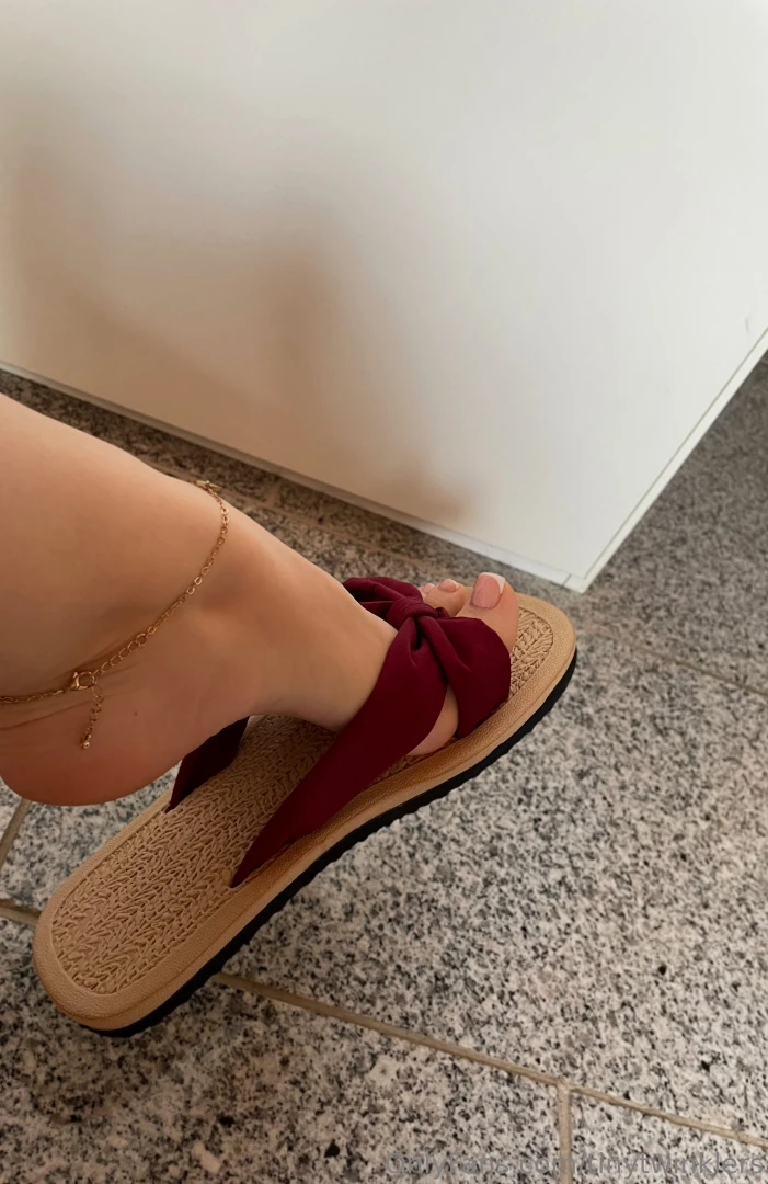 Sometimes i just can t stop staring at my feet part 3 