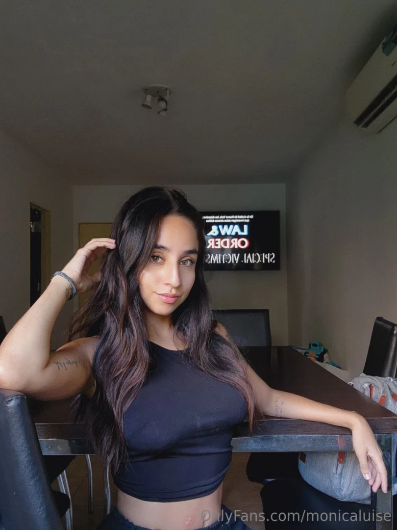 I feel extra confident in this look today do you like confident girls 