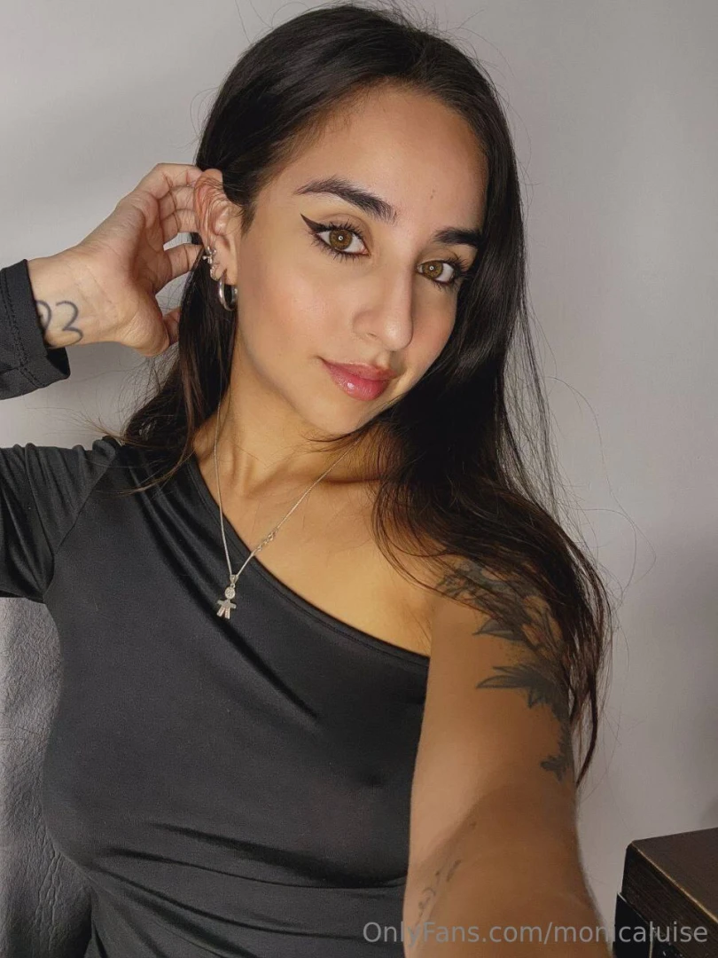 Feeling like a black playful kitty tonight wanna play 