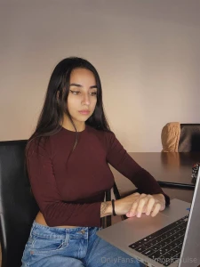 Wanna share this photo while i m working at home super cozy vibe