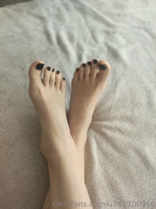 My new pedicure needs some cream on it