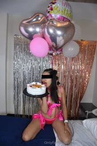 Hola amores hoy es mi cumplea os les comparto mi amazon wish list por