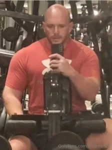 It s been a bit of a ghost town the last few days so hi