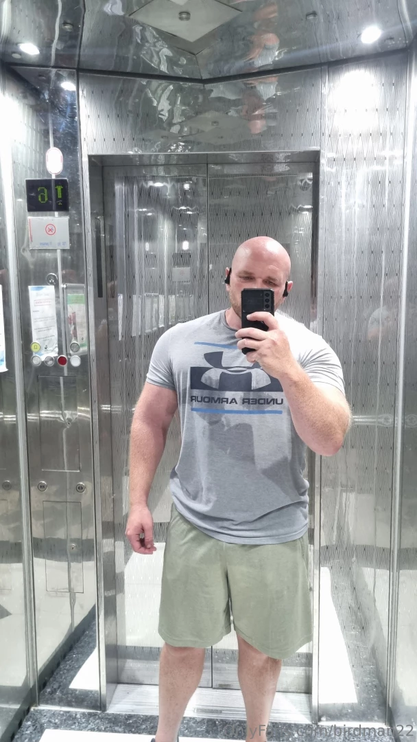 Mornin nicked the little fella when shaving but still got to knock one 