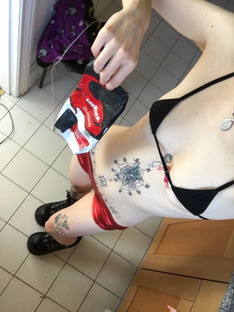 Casual breakfast making outfit part 3 