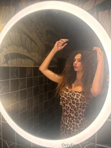 Can t keep my eyes off me