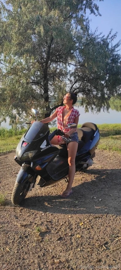 I d like to ride your dick instead of this bike baby 