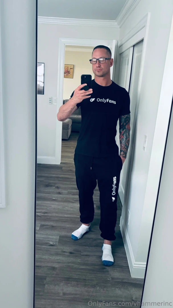 Does daddy hammer look comfy in his onlyfans merch 