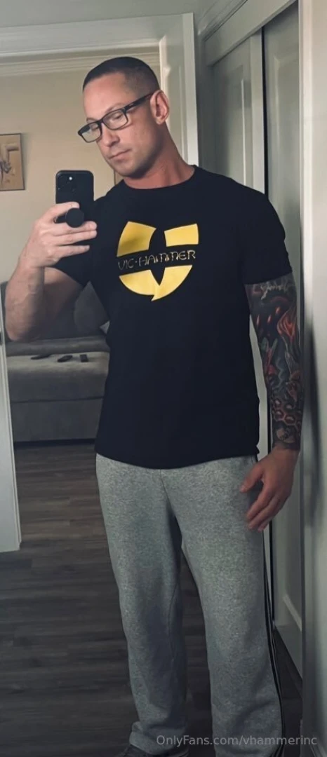 Can i be your inked daddy 